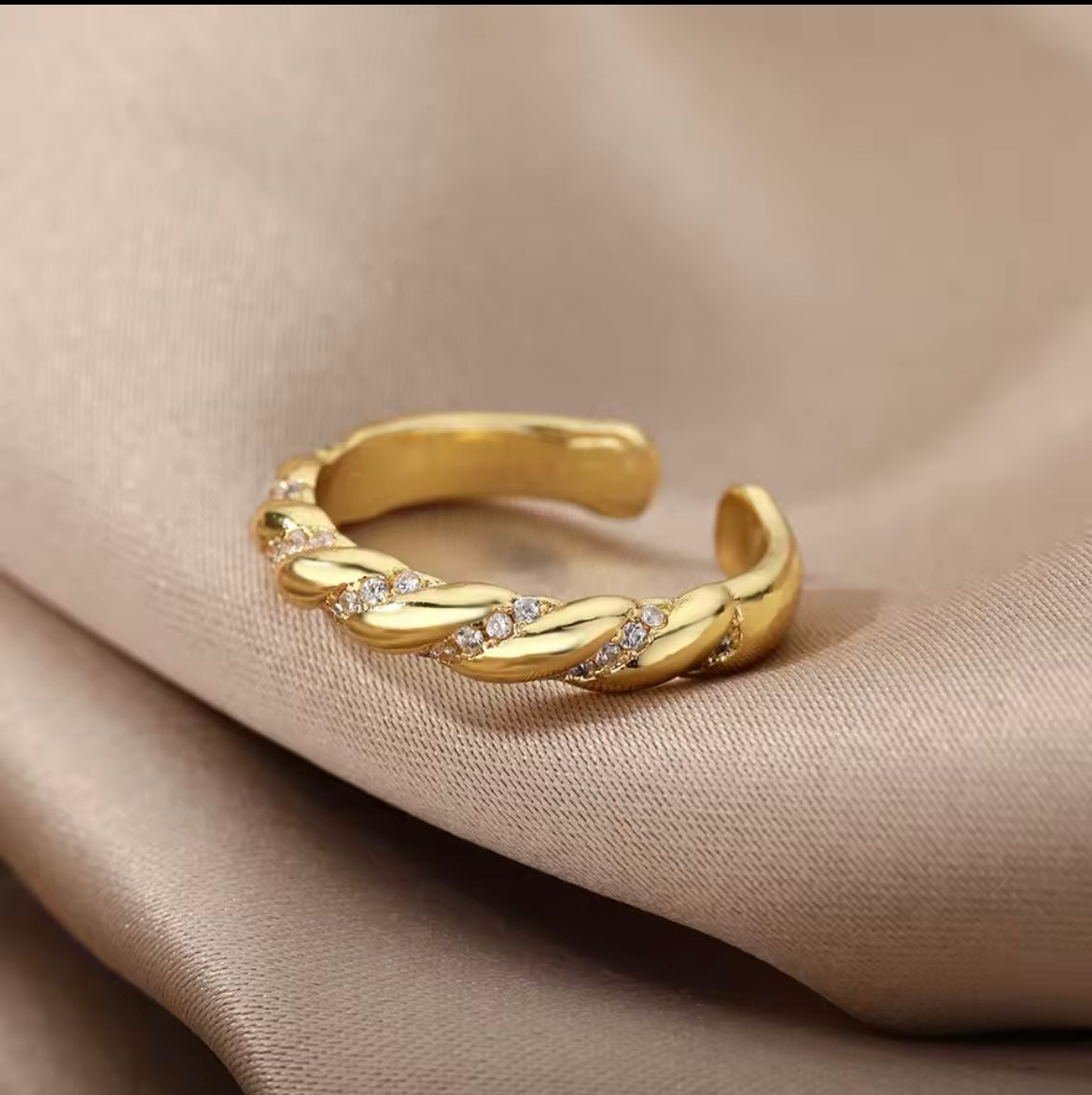 Anillo de oro 18k con criptonitas