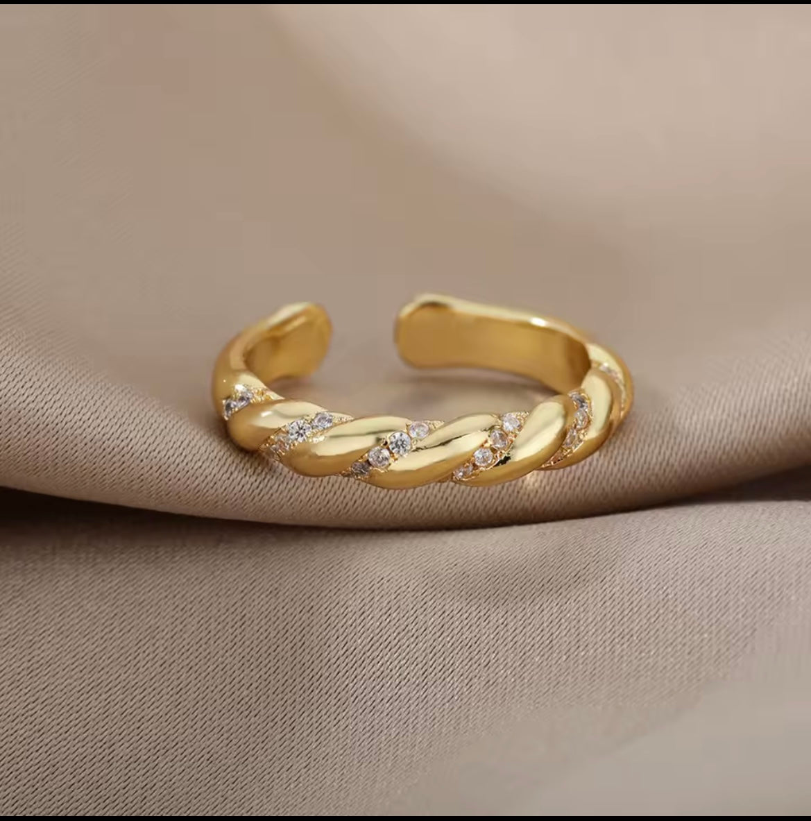 Anillo de oro 18k con criptonitas