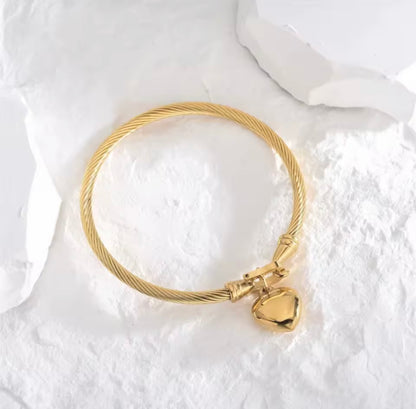 Pulsera de oro 18k con Charm de corazón